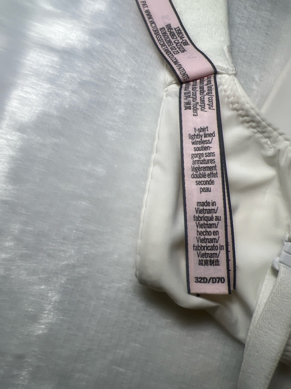 Victoria’s Secret bra T Shirt Lightly Lined No wire 32D - Picture 6 of 7